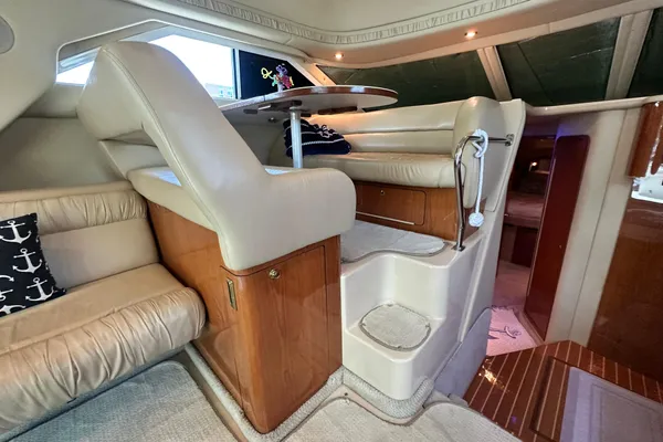 Sea Ray 400 Sedan Bridge image