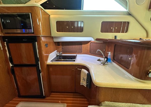 Sea Ray 400 Sedan Bridge image