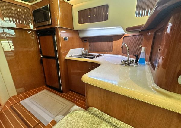 Sea Ray 400 Sedan Bridge image