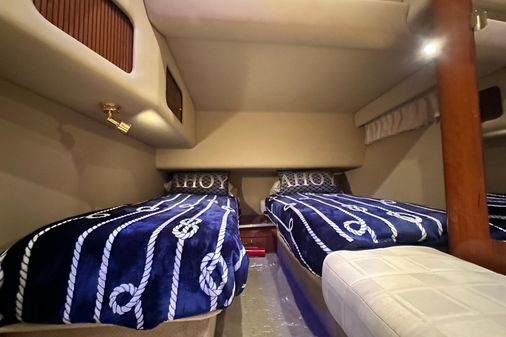 Sea Ray 400 Sedan Bridge image