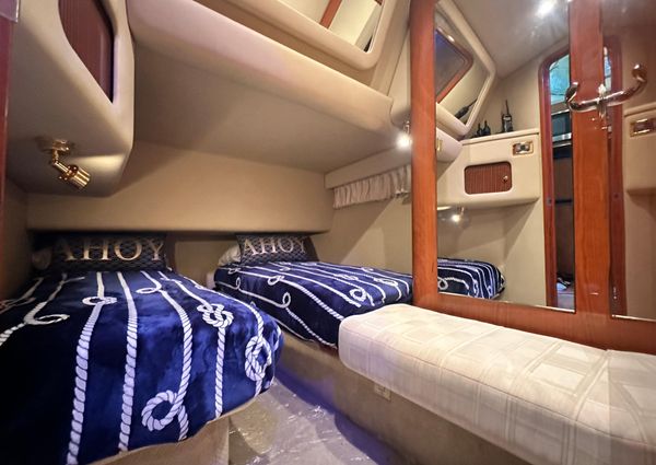 Sea Ray 400 Sedan Bridge image