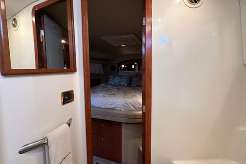 Sea Ray 400 Sedan Bridge image