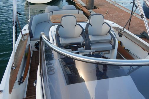 Sessa Marine Key Largo 30 image