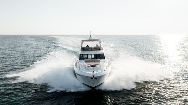 Sea Ray L650 Fly image