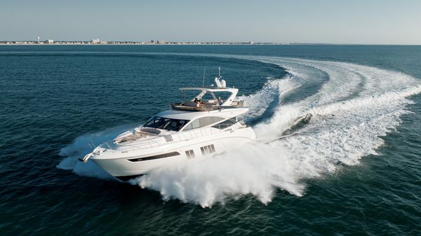 Sea Ray L650 Fly image