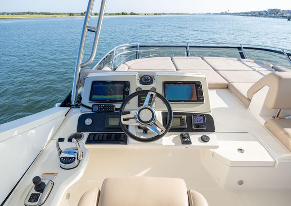 Sea Ray L650 Fly image