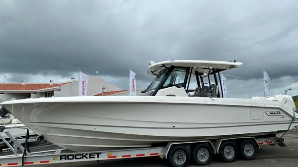 Boston Whaler 360 Outrage 