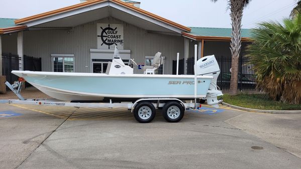 Sea Pro 208 Bay image