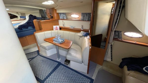 Cruisers Yachts 320 Express image