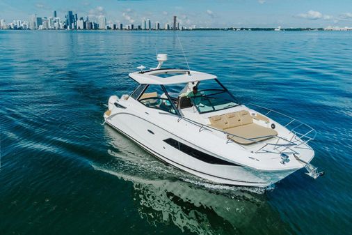 Sea Ray 320 Sundancer image