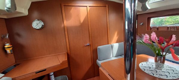 Beneteau Oceanis 41.1 image