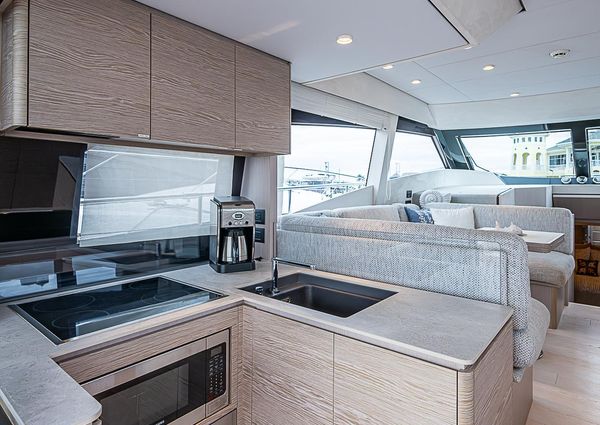 Ferretti Yachts 500 image