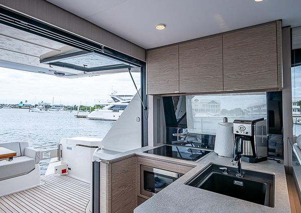 Ferretti Yachts 500 image