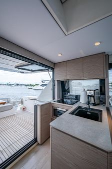 Ferretti Yachts 500 image