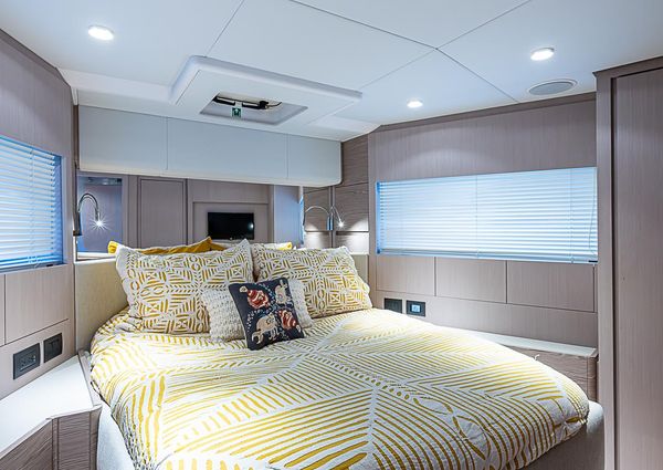 Ferretti Yachts 500 image