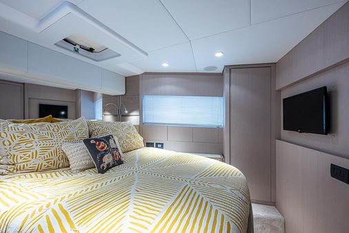 Ferretti Yachts 500 image