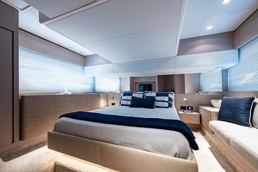 Ferretti Yachts 500 image