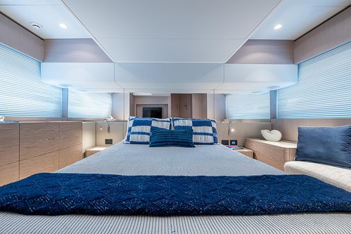 Ferretti Yachts 500 image