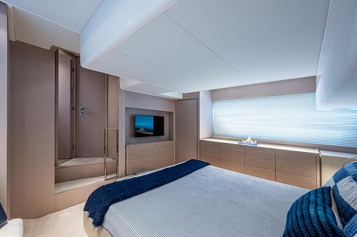 Ferretti Yachts 500 image