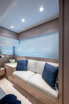 Ferretti Yachts 500 image