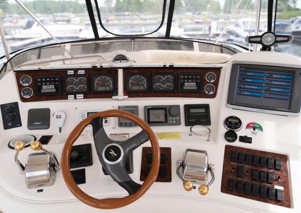 Sea Ray 480 Sedan Bridge image