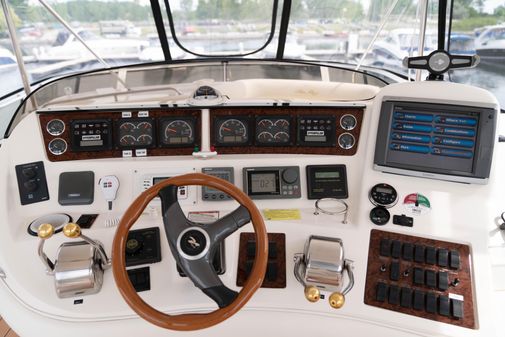 Sea Ray 480 Sedan Bridge image