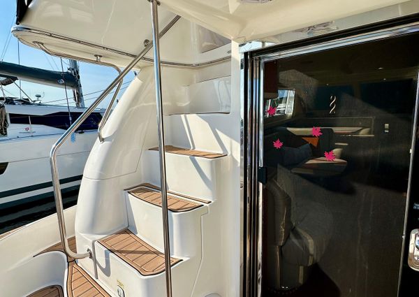 Sea Ray 480 Sedan Bridge image