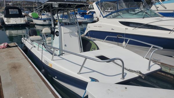 Twin Vee 22 Center Console