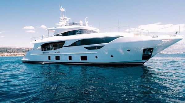 Benetti Delfino 95'