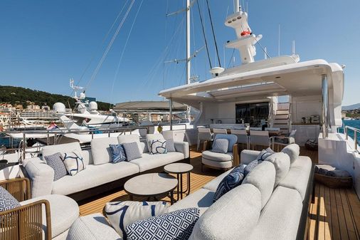 Benetti Delfino 95' image