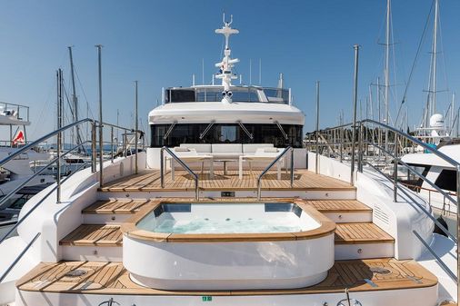 Benetti Delfino 95' image