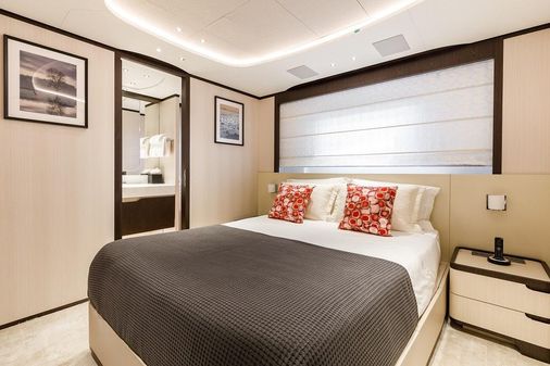 Benetti Delfino 95' image