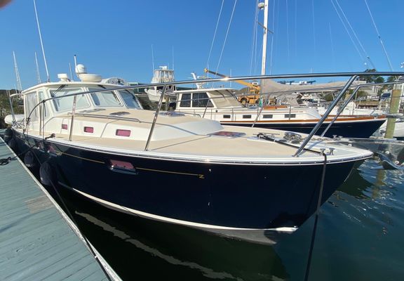 MJM Yachts 40z Express - main image