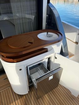 Azimut 68 FLY image