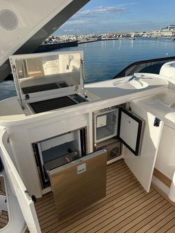 Azimut 68 FLY image