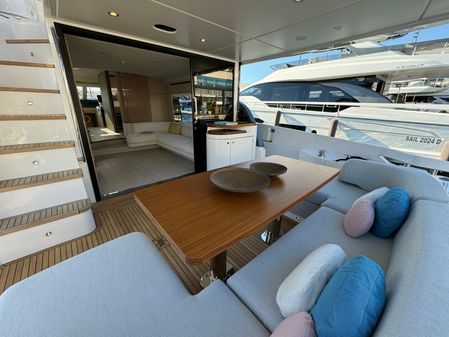 Azimut 68 FLY image