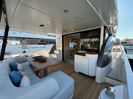 Azimut 68 FLY image