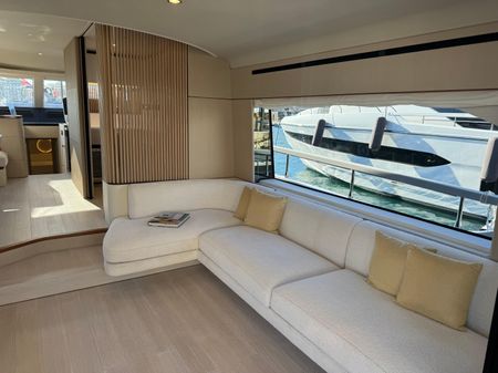 Azimut 68 FLY image