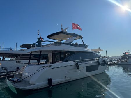 Azimut 68 FLY image