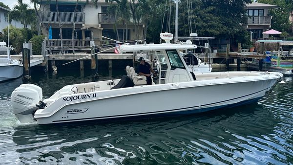 Boston Whaler 330 Outrage