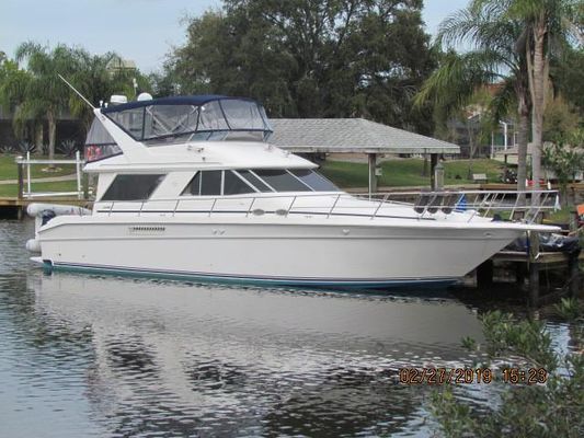 Sea Ray 500 Sedan Bridge - main image