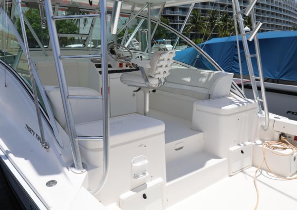 Luhrs 32 Open image