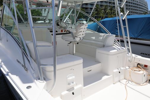 Luhrs 32 Open image