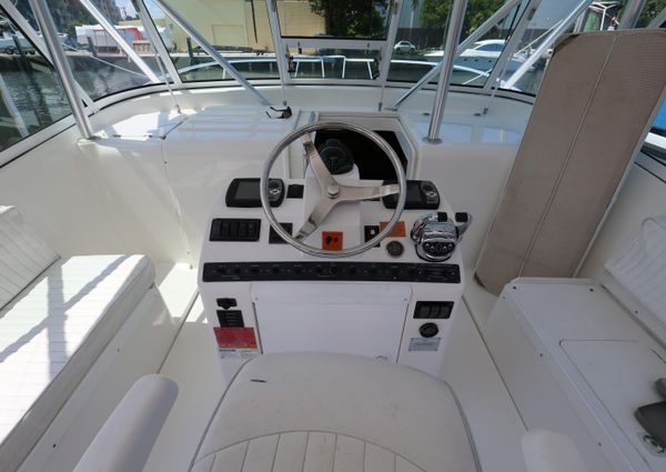 Luhrs 32 Open image