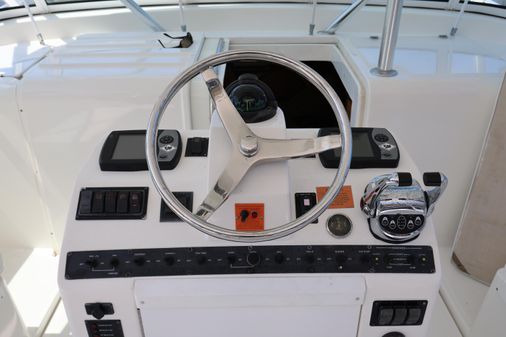 Luhrs 32 Open image