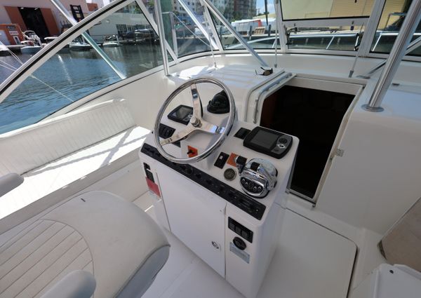 Luhrs 32 Open image