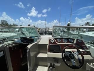 Sea Ray 280 Sundancer image