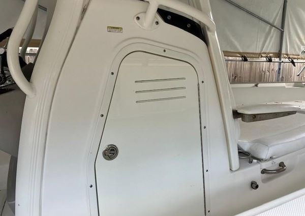 Boston Whaler 27DA image