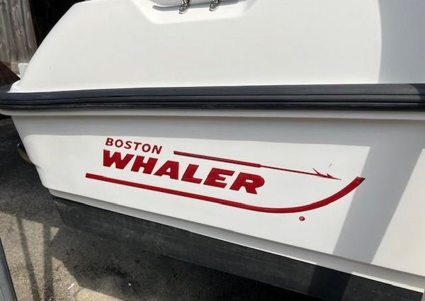 Boston Whaler 27DA image