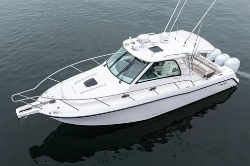 Boston-whaler 345-CONQUEST image